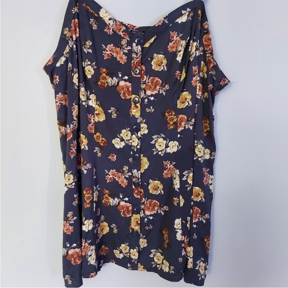 Torrid Lightweight Floral Strappy Camisole Button Front Size 4XL